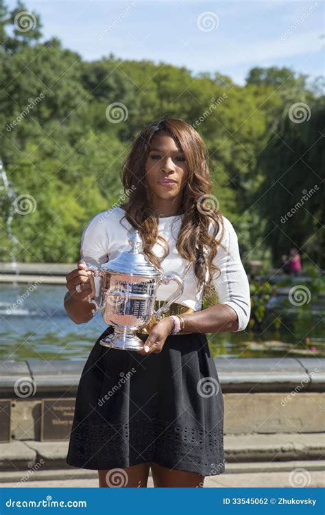 US Open 2013 Champion Serena Williams Posing US Open Trophy in Central ...