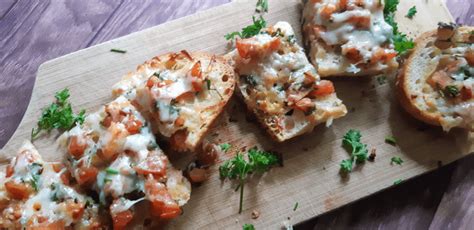 Bruschetta Cheese Bread | Homespuncafe