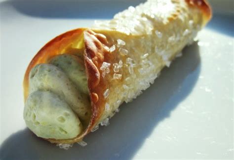 Wonton wrapper cannoli? Genius. The possibilities boggle the mind ...