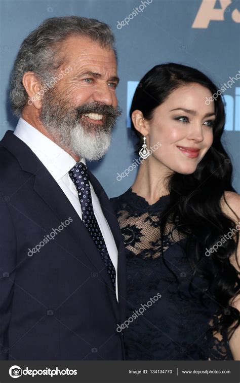 Mel GIbson, Rosalind Ross – Stock Editorial Photo © Jean_Nelson #134134770