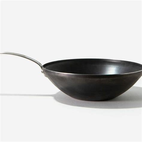 This $99 Carbon Steel Wok Has a 1,500-Person Waitlist