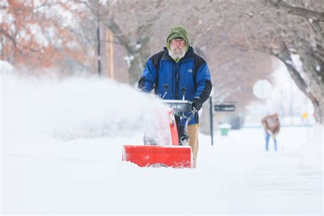 PHOTO OF THE DAY: MEN AT WORK - The Courier