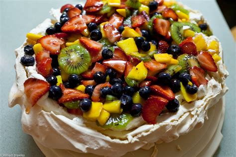 down under dessert | Pavlova - Baked meringue with whipped c… | Flickr