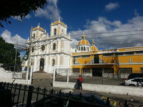 Iglesia de la villa de Mixco, Guatemala | Guatemala, House styles, Mansions