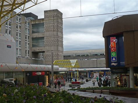 Cwmbran Shopping Centre © Robin Drayton cc-by-sa/2.0 :: Geograph Britain and Ireland