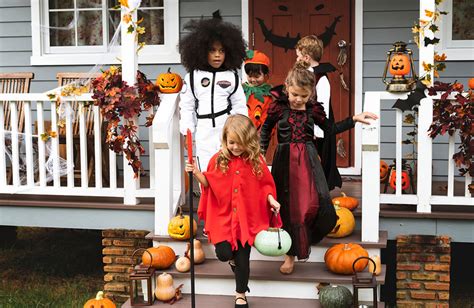 Social Distancing Trick-or-Treat Ideas for a Safer Halloween