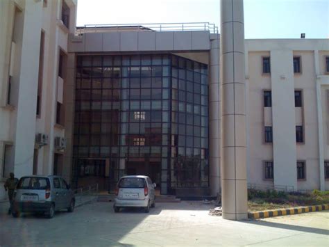 IIT dwarka Sec-9 (INTEGRATED INSTITUTE OF TECHNOLOGY) NEW DELHI-110077