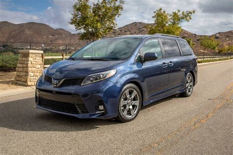 2020 Toyota Sienna SE 7-Passenger