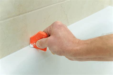 How to Smooth Silicone Caulk Like a Professional - Silicone Official