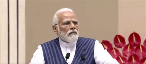 PM Modi PM addresses 16th Civil Services Day at Vigyan Bhawan in New ...