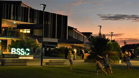 Bundamba State Secondary College Year 12 formal: Full photo gallery ...