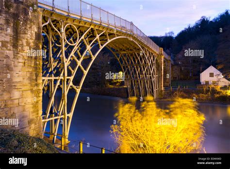 The famous Ironbridge in Ironbridge Gorge lit up at night Stock Photo - Alamy