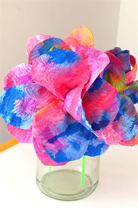 Kids Craft Idea: Drip Painted Paper Towel Flowers