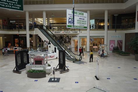 The Staten Island Mall opens after being closed for nearly six months ...