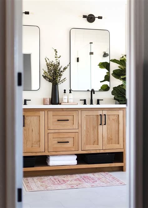 Natural Wood Bathroom Vanity - HMDCRTN