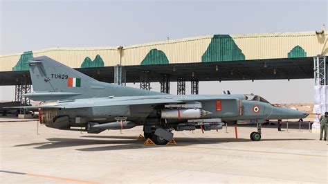 MiG-27 (now retired) of the Indian Air Force [1680x945] : r/MilitaryPorn