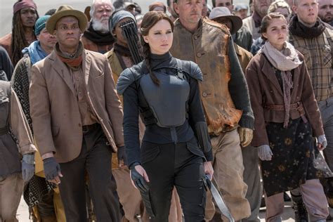 Mockingjay, Part 2 Costume Designers Dish on Film's Splashy Wardrobe ...