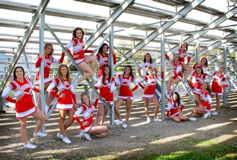 group pose Cheer pics Cheer-pics Cheer bows Cheerleading stunting Cheer ...