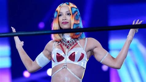 WWE Superstar labels Mercedes Mone (Sasha Banks) as the GOAT after ...