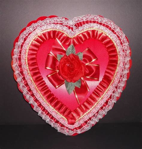 Vintage Valentine Red Satin & Rose Large Heart Shaped Candy Box | Vintage valentines, Valentine ...