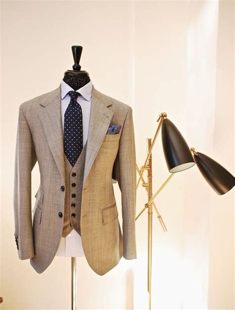 Looks awesome. I would wear this top with dark blue pants.For more awesome suits follow my ...