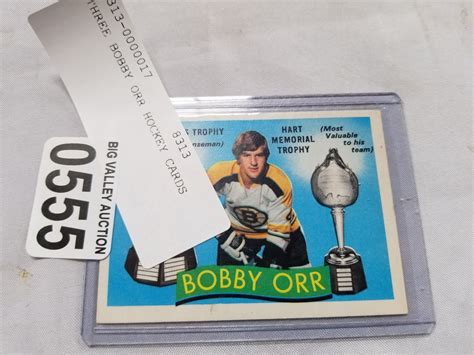 THREE BOBBY ORR HOCKEY CARDS - Big Valley Auction