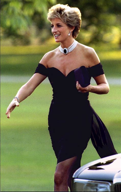 Rest of Princess Diana's dress completely 'shocked' the world | Princess diana dresses, Princess ...