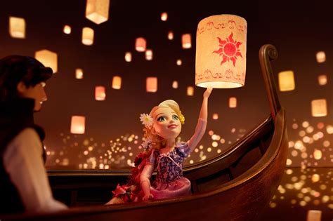 Tangled Scene Rapunzel and Her Floating Lantern