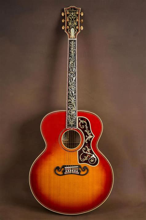 Gibson Custom SJ-200 Acoustic Guitar | Music instruments guitar, Acoustic guitar, Music guitar