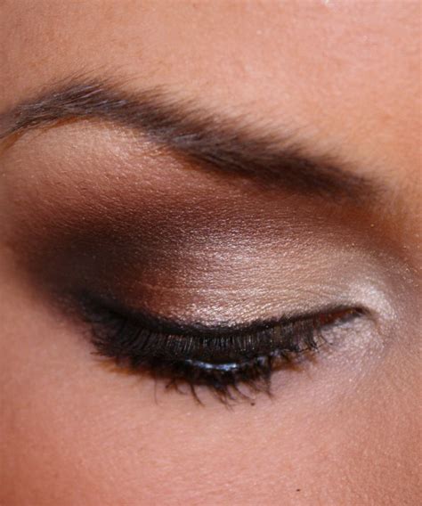 21 Smokey Eye Makeup Looks with Images - Beautified Designs