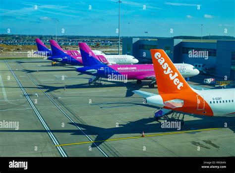 Luton Airport, Luton, London, England, UK Stock Photo - Alamy