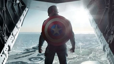 First Look at the New Captain America Shield in Avengers: Infinity War ...