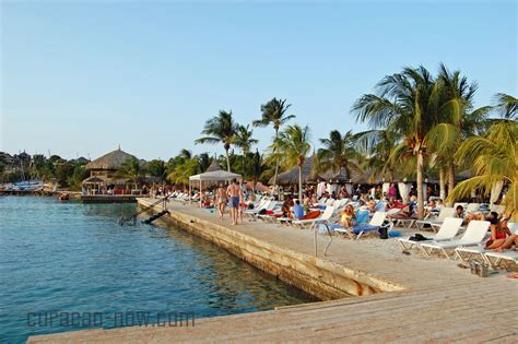 Curacao Beach - Jan Thiel Pictures and Tourist Information