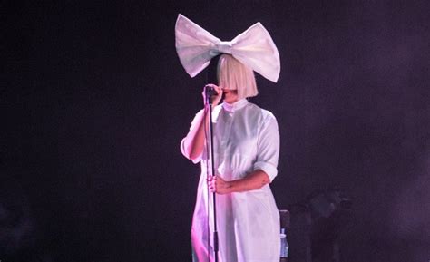 Sia Shares Empowering New Song "Courage To Change" - mxdwn Music