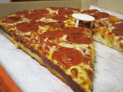 Review: Little Caesars - Pepperoni Deep Dish Pizza | Brand Eating