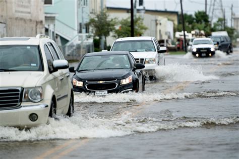 Hurricane Harvey Photos: Pictures of Storm, Damage, Flooding | Heavy.com