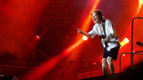 AC/DC - Shoot To Thrill - Hockenheim 16.05.2015 - "Rock Or Bust"-Worldtour 2015 - YouTube