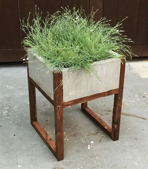 Modern Concrete and Wood Planter DIY Project — Homebnc