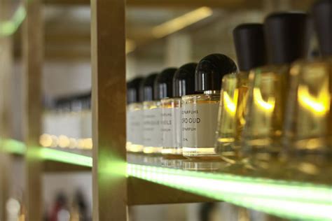 The Liquides Perfume Bar, Paris » Retail Design Blog