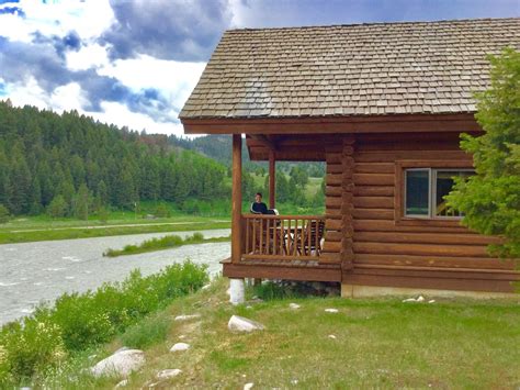 15 Coolest Cabins in Montana For A Getaway - Midwest Explored