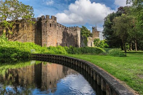 View Over Cardiff Castle from Bute Park Stock Image - Image of cardiff, culture: 100398471