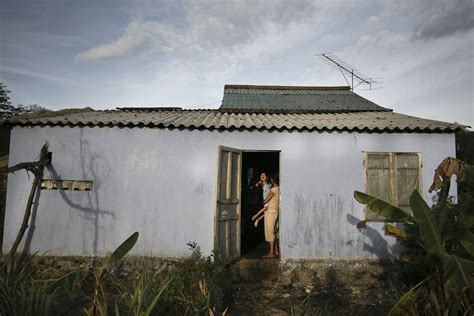 Agent Orange Victims Captured In Heartbreaking Portrait Series Decades After Vietnam War (PHOTOS ...