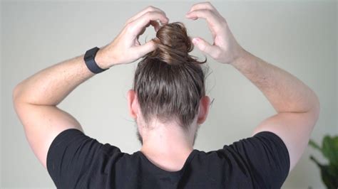 How To Tie A THICK MESSY BUN (Detailed Man Bun Tutorial) - YouTube