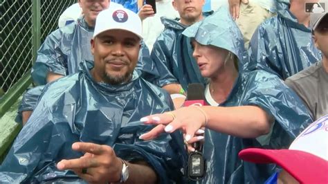 Andruw Jones joins the broadcast from the bleachers | 08/05/2023 ...