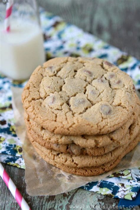 Mrs. Fields chocolate chip cookies recipe | Eat Your Books