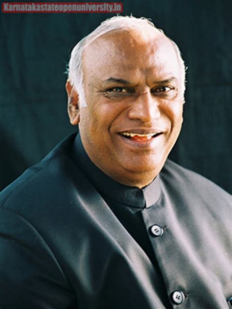 Mallikarjun Kharge Wiki, Biography, Age, Height, Weight, Wife, Family, Net Worth, Current Affairs