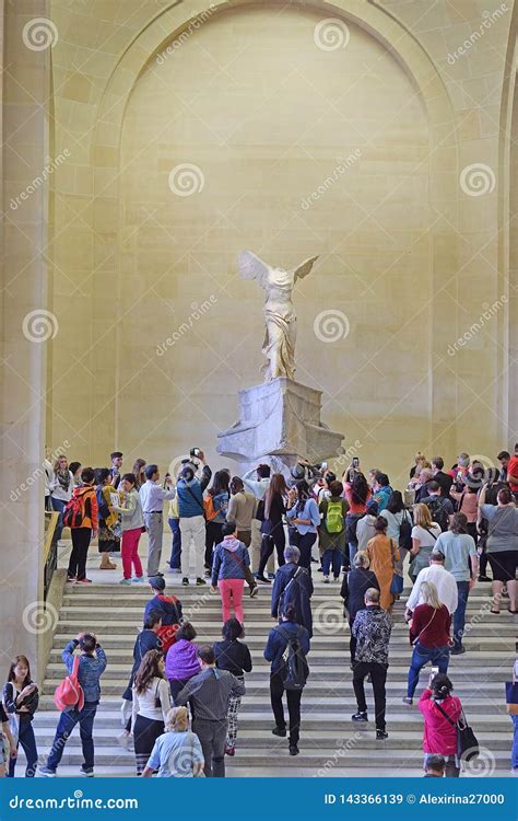 Winged Victory of Samothrace in Louvre Museum Editorial Stock Image ...