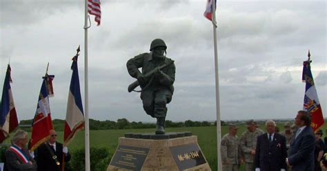 D-Day: Statue of 'Band of Brothers' hero Richard Winters unveiled - CBS ...