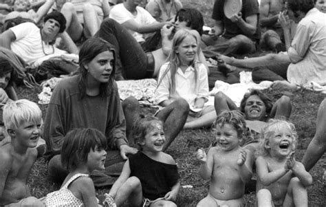 Experience The Spirit Of The Woodstock Festival With These Rarely-Seen ...