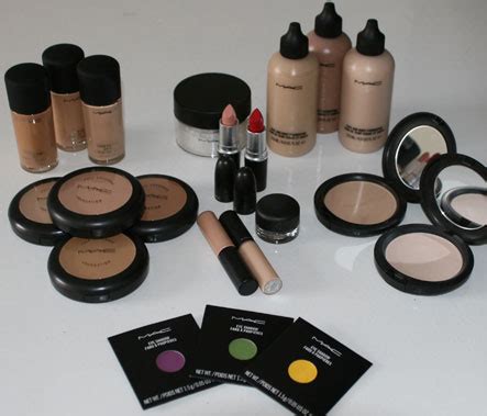 SHE FASHION CLUB: Mac Makeup Kits